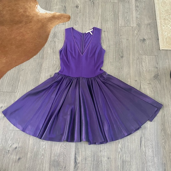 Halston Heritage Dress 💜 M - Picture 4 of 15